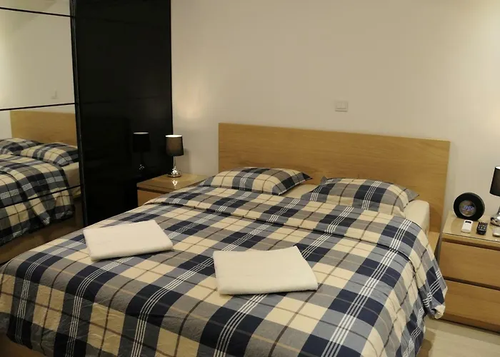 Kennedy Deluxe * Nikosia